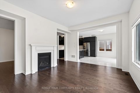 Photo 7 at 5 Valleo Street, Keswick North, Georgina