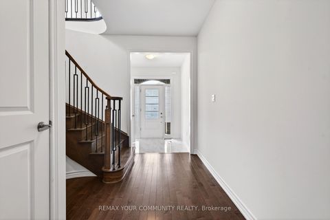 Photo 10 at 5 Valleo Street, Keswick North, Georgina