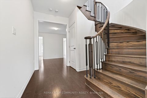 Photo 13 at 5 Valleo Street, Keswick North, Georgina