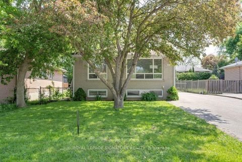 Photo 2 at 47 Aurora Heights Drive, Aurora Heights, Aurora