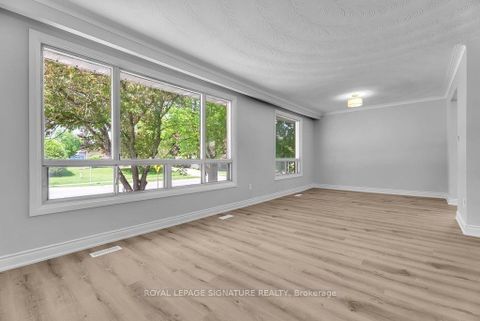 Photo 6 at 47 Aurora Heights Drive, Aurora Heights, Aurora