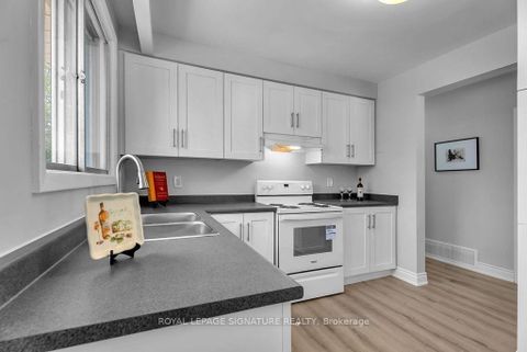 Photo 9 at 47 Aurora Heights Drive, Aurora Heights, Aurora