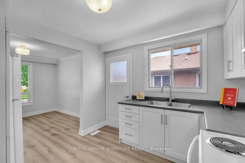 Photo 11 at 47 Aurora Heights Drive, Aurora Heights, Aurora