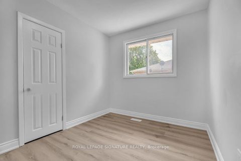 Photo 14 at 47 Aurora Heights Drive, Aurora Heights, Aurora