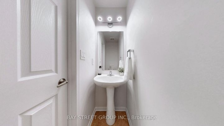 Photo 9 at 216 Emick Drive, Ancaster, Hamilton