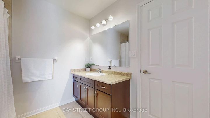 Photo 25 at 216 Emick Drive, Ancaster, Hamilton