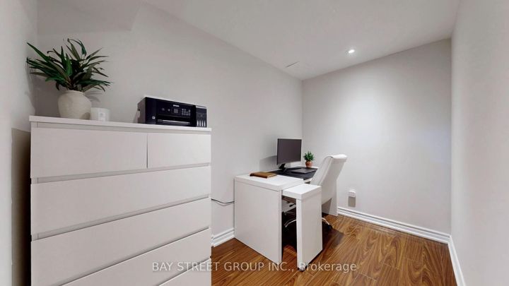 Photo 32 at 216 Emick Drive, Ancaster, Hamilton