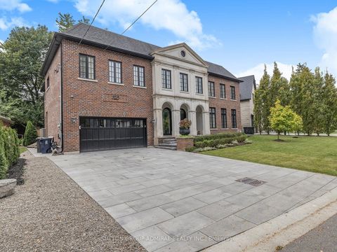 Photo 1 at 125 Sandringham Drive, Windfields, Toronto