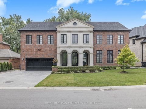 Photo 2 at 125 Sandringham Drive, Windfields, Toronto