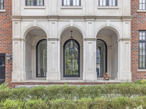 Photo 3 at 125 Sandringham Drive, Windfields, Toronto