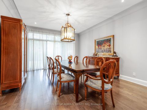 Photo 10 at 125 Sandringham Drive, Windfields, Toronto