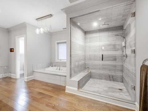 Photo 24 at 125 Sandringham Drive, Windfields, Toronto