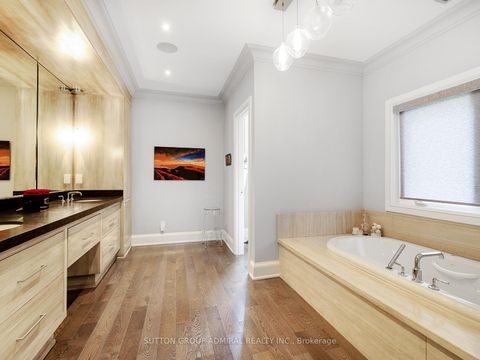 Photo 25 at 125 Sandringham Drive, Windfields, Toronto