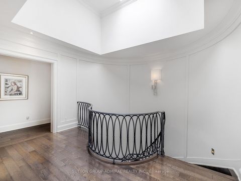 Photo 33 at 125 Sandringham Drive, Windfields, Toronto