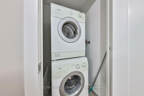 Photo 5 at 902 - 20 Blue Jays Way, Waterfront Communities C1, Toronto