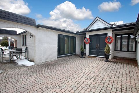 Photo 1 at 2098 Pharmacy Avenue, L'Amoreaux, Toronto