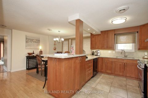 Photo 7 at 2098 Pharmacy Avenue, L'Amoreaux, Toronto