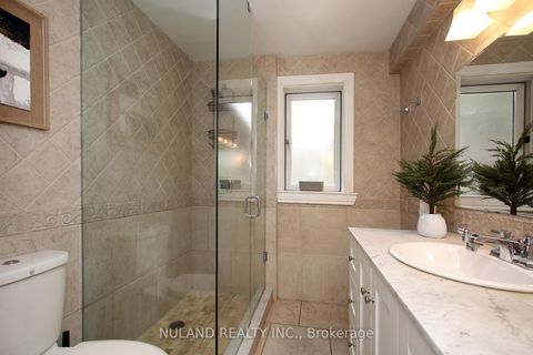 Photo 11 at 2098 Pharmacy Avenue, L'Amoreaux, Toronto