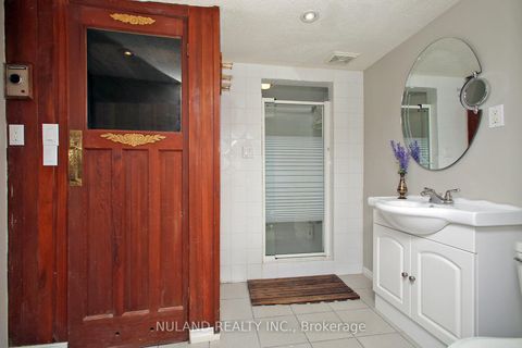 Photo 20 at 2098 Pharmacy Avenue, L'Amoreaux, Toronto