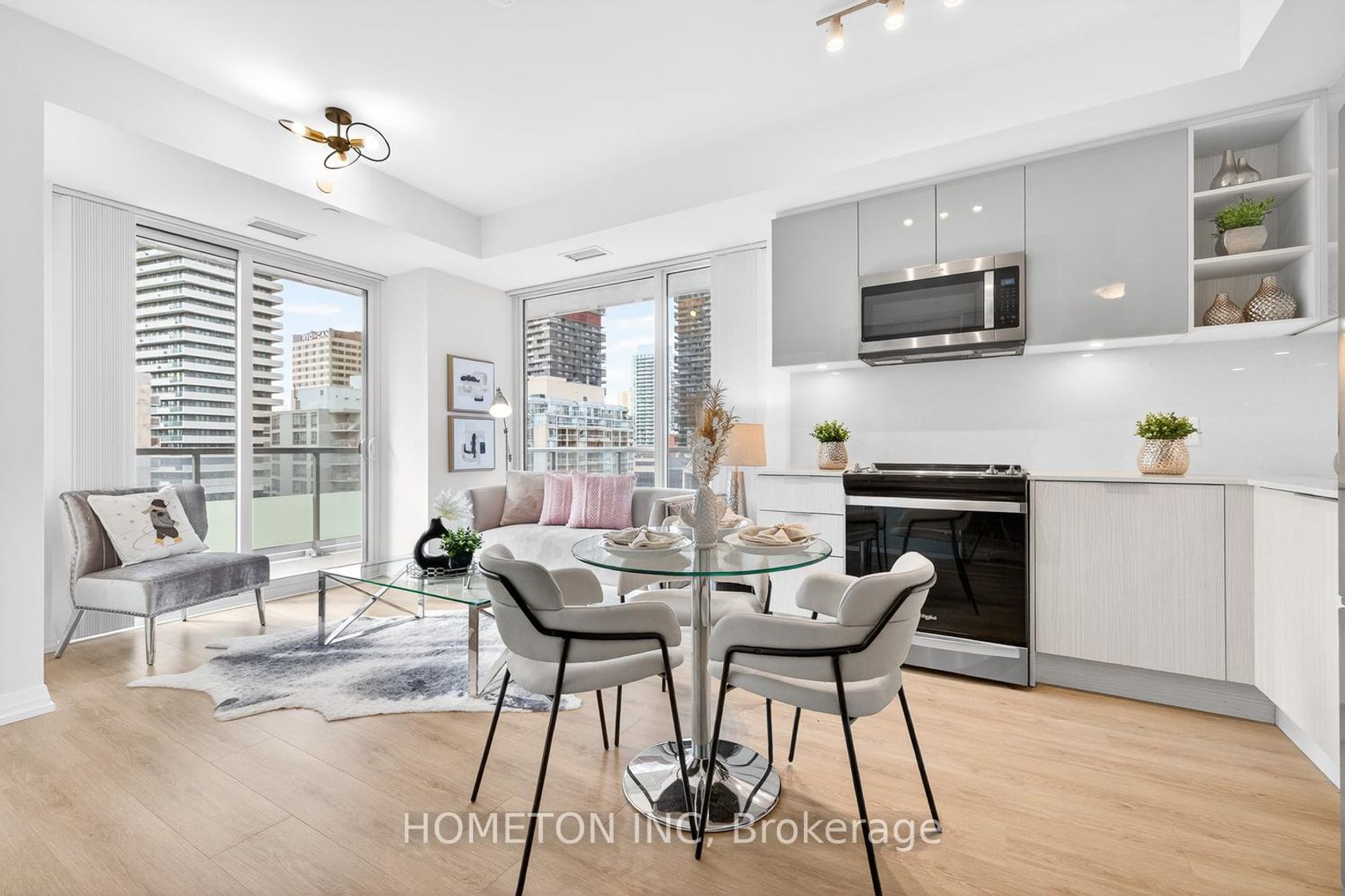 1217 - 50 Dunfield Avenue, Mount Pleasant West, Toronto by Loree Meneguzzi Real Estate 1217 - 50 Dunfield Avenue, Mount Pleasant West, Toronto