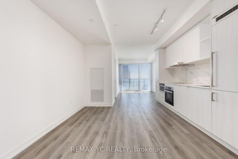 Photo 5 at 7108 - 138 Downes Street, Waterfront Communities C8, Toronto