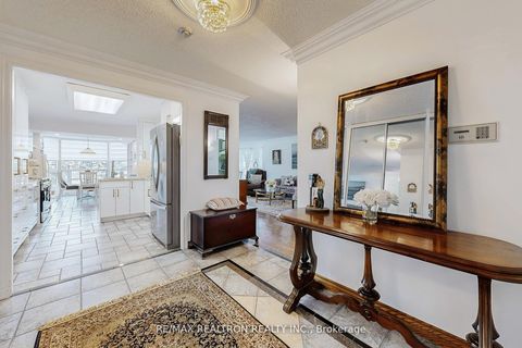 Photo 2 at 311 - 7300 Yonge Street, Yorkhill, Vaughan