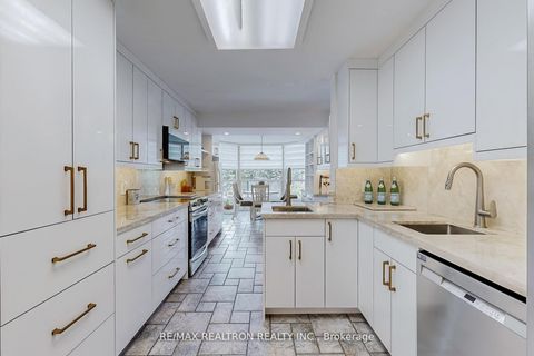 Photo 3 at 311 - 7300 Yonge Street, Yorkhill, Vaughan