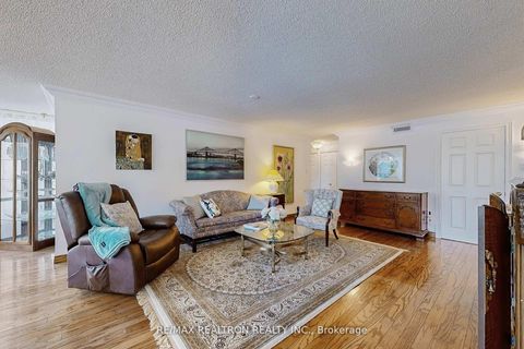 Photo 14 at 311 - 7300 Yonge Street, Yorkhill, Vaughan