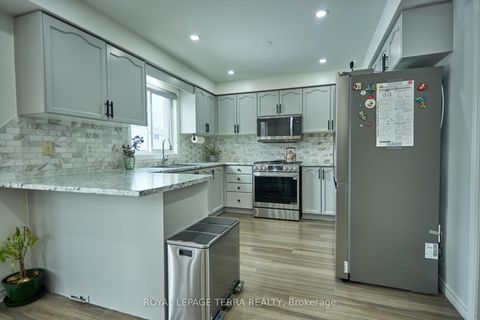 Photo 13 at 59 Russell Hill Drive, Painswick South, Barrie