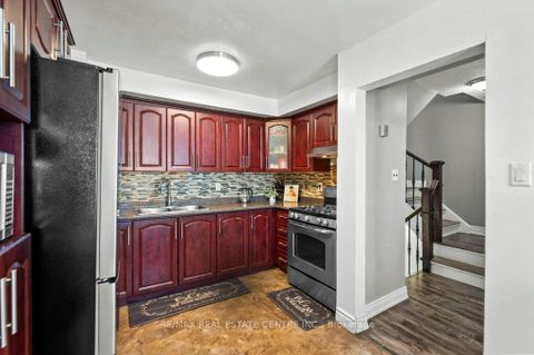 Photo 11 at 47 - 7255 Dooley Drive, Malton, Mississauga