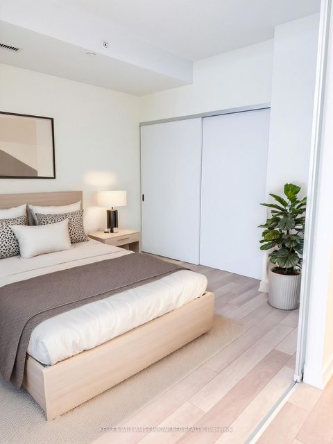 Photo 4 at 406 - 210 Simcoe Street, Chinatown, Toronto