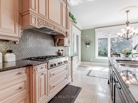 Photo 10 at 11 Macleod Estate Court, Jefferson, Richmond Hill