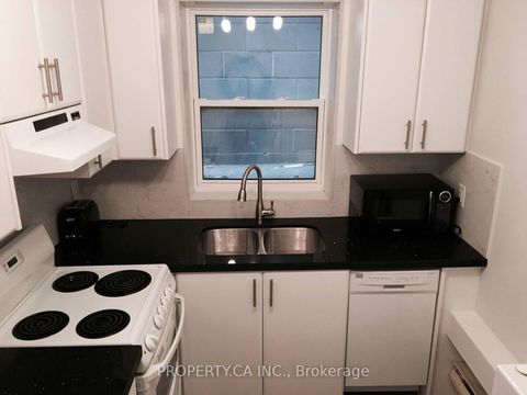 Photo 6 at 882 Broadview Avenue, Danforth, Toronto