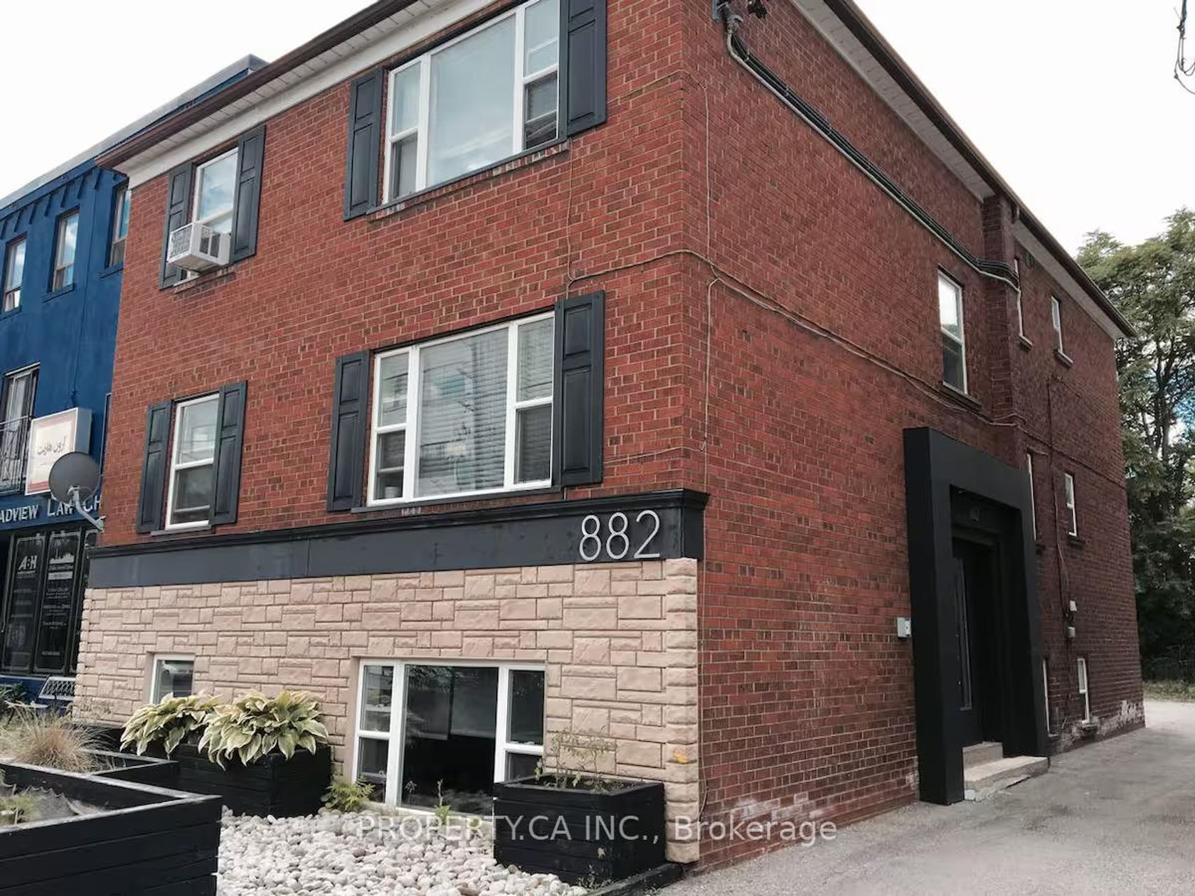 882 Broadview Avenue, Danforth, Toronto photo number 2