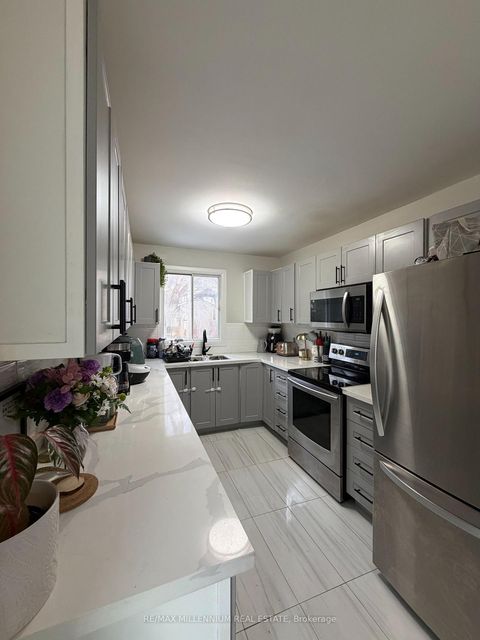 Photo 6 at 145 Londonderry Street, Vanier, Oshawa