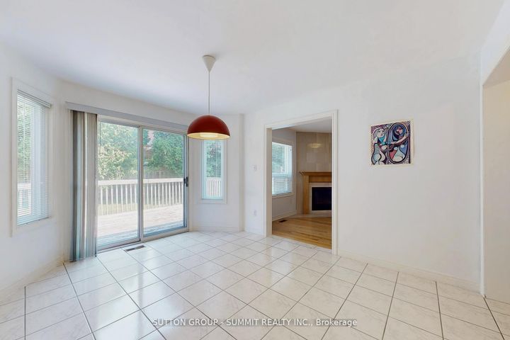 Photo 11 at 5525 Fleur-De-Lis, East Credit, Mississauga