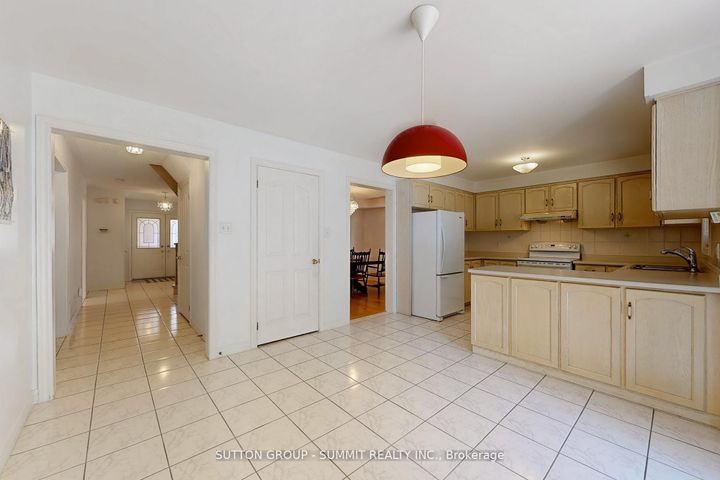 Photo 13 at 5525 Fleur-De-Lis, East Credit, Mississauga