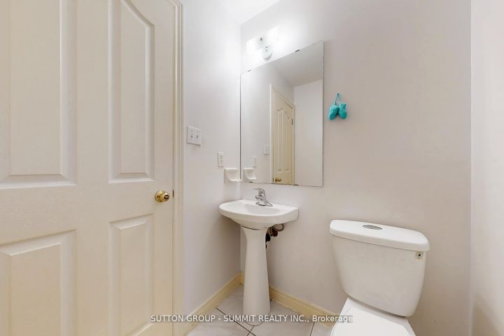 Photo 18 at 5525 Fleur-De-Lis, East Credit, Mississauga