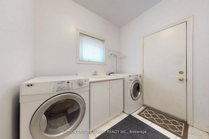 Photo 19 at 5525 Fleur-De-Lis, East Credit, Mississauga