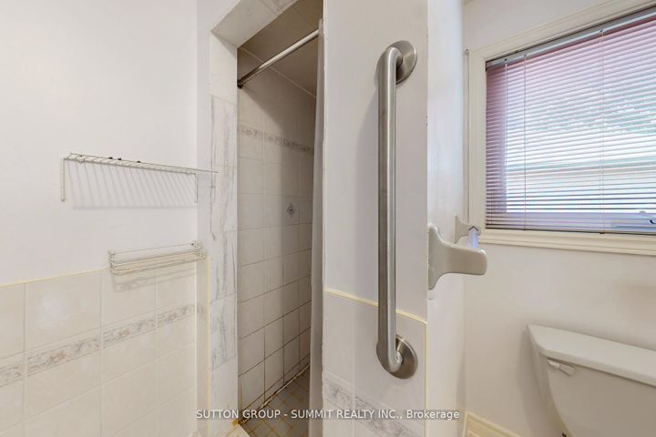 Photo 27 at 5525 Fleur-De-Lis, East Credit, Mississauga