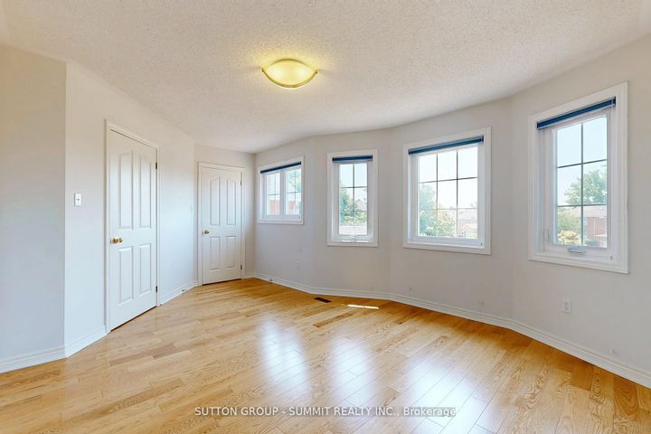 Photo 28 at 5525 Fleur-De-Lis, East Credit, Mississauga