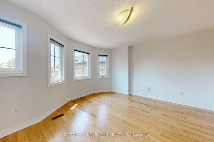 Photo 29 at 5525 Fleur-De-Lis, East Credit, Mississauga