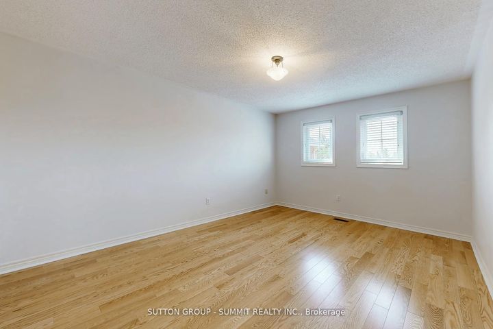 Photo 32 at 5525 Fleur-De-Lis, East Credit, Mississauga