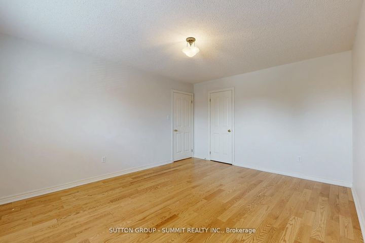 Photo 33 at 5525 Fleur-De-Lis, East Credit, Mississauga