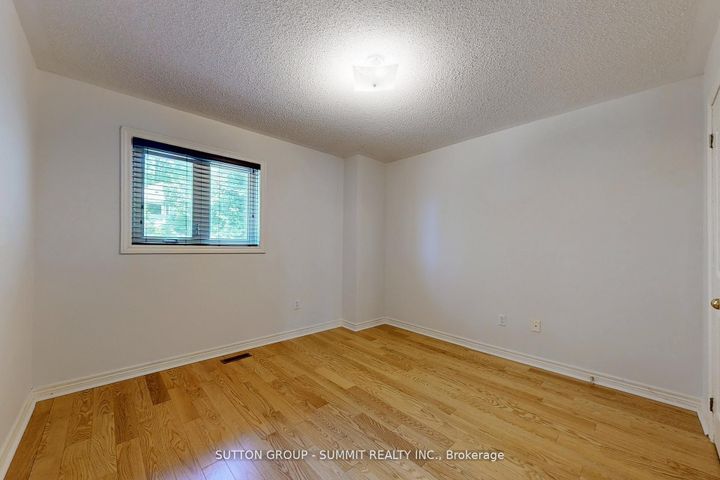 Photo 34 at 5525 Fleur-De-Lis, East Credit, Mississauga