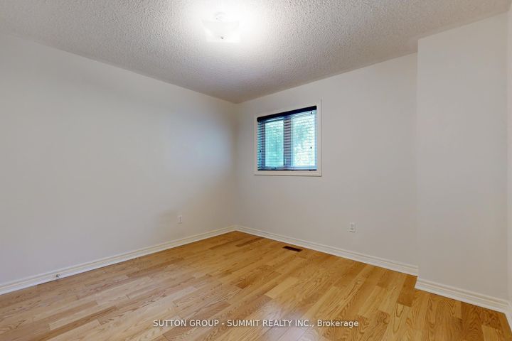 Photo 35 at 5525 Fleur-De-Lis, East Credit, Mississauga