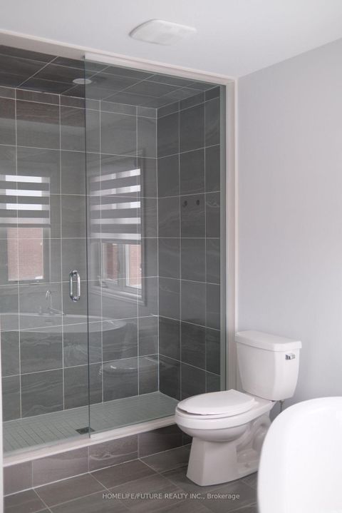 Photo 11 at 23 Faimira Avenue, Keswick South, Georgina