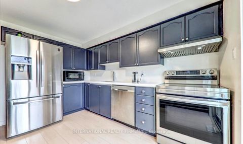 Photo 7 at 15 Hewitt Place, Georgian Drive, Barrie