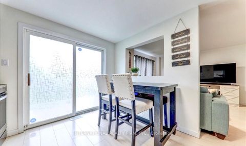 Photo 9 at 15 Hewitt Place, Georgian Drive, Barrie