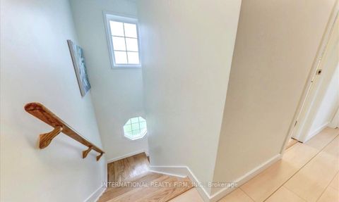 Photo 11 at 15 Hewitt Place, Georgian Drive, Barrie